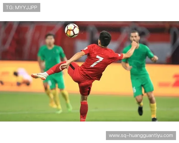 先触球就不用担责？足球规则中的“先触球免责”误区解析