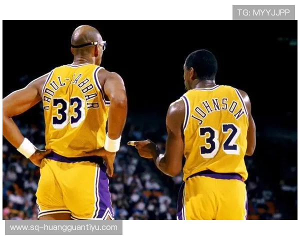 卡里姆·阿布杜尔-贾巴尔高效篮下进攻拉开队内内线差距