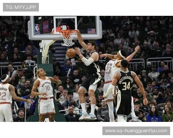 戈贝尔内线防守效率抢眼 拉开球队篮板控制差距