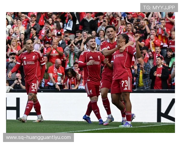 比起上季回撤中场保利尼奥本赛季前插撕开中卫防线